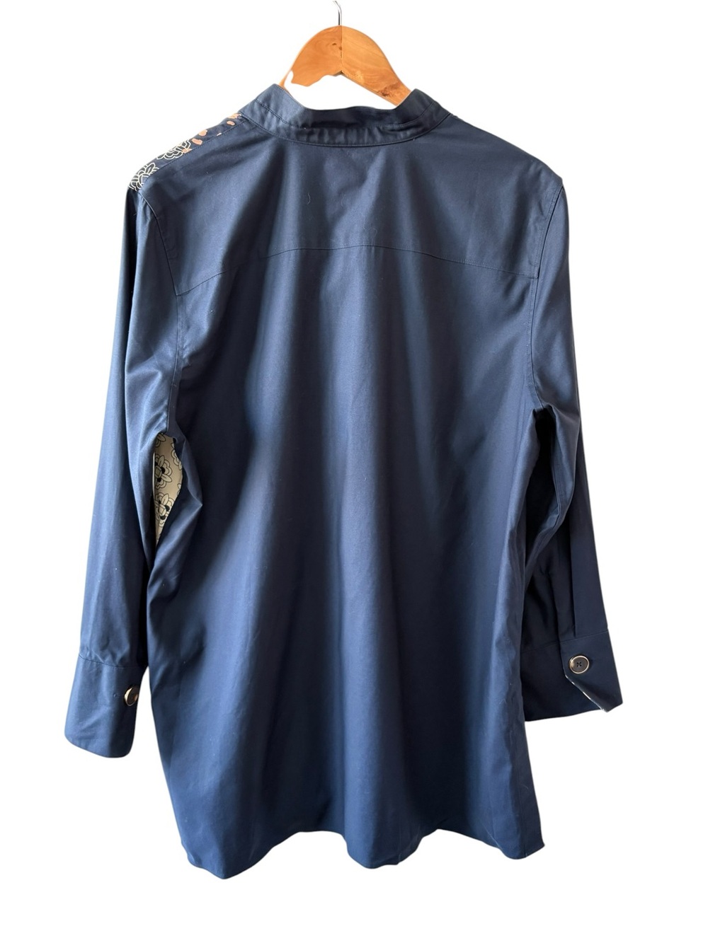 Chico’s Navy Patterned Non Iron Tunic Top - Picture 2 of 11